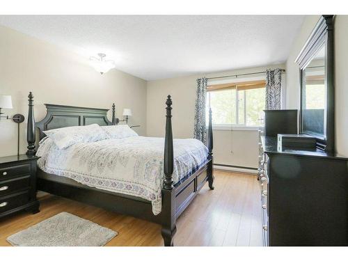 242-715 Leathead Road, Kelowna, BC - Indoor Photo Showing Bedroom