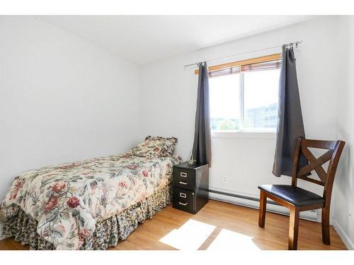 242-715 Leathead Road, Kelowna, BC - Indoor Photo Showing Bedroom