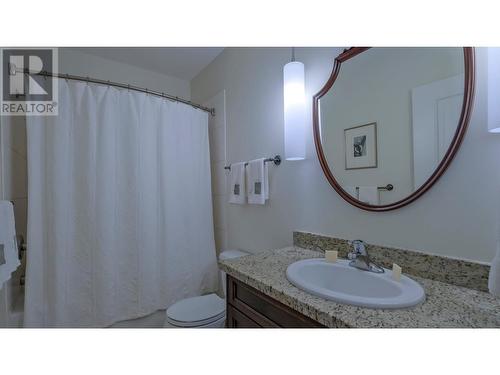 3301 Skaha Lake Road Unit# 805, Penticton, BC - Indoor Photo Showing Bathroom