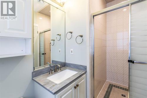 12 Wedgeport Road, St. John'S, NL - Indoor Photo Showing Bathroom