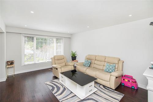 3697 Ellengale Drive, Mississauga, ON - Indoor Photo Showing Living Room
