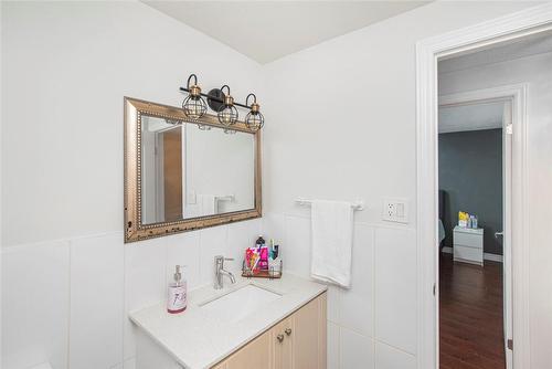 3697 Ellengale Drive, Mississauga, ON - Indoor Photo Showing Bathroom