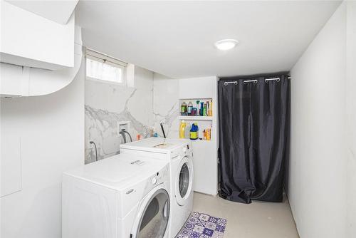 3697 Ellengale Drive, Mississauga, ON - Indoor Photo Showing Laundry Room