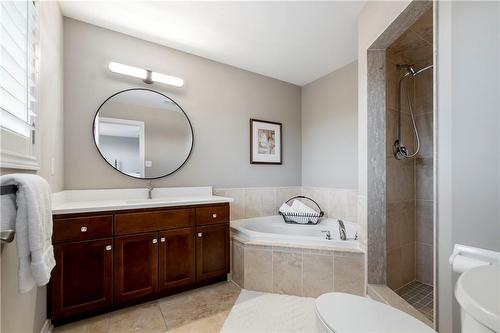 4028 Alexan Crescent, Burlington, ON - Indoor Photo Showing Bathroom