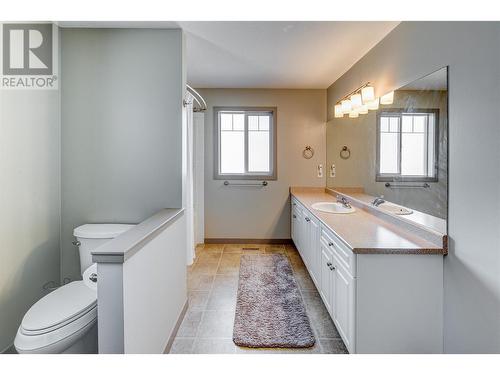 3521 Creekview Crescent, West Kelowna, BC - Indoor Photo Showing Bathroom