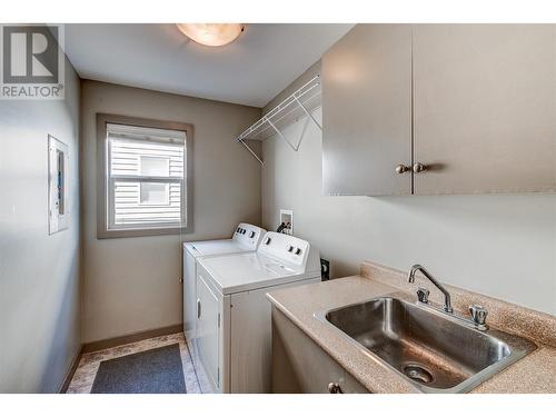 3521 Creekview Crescent, West Kelowna, BC - Indoor Photo Showing Laundry Room