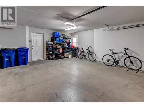 3521 Creekview Crescent, West Kelowna, BC - Indoor Photo Showing Garage