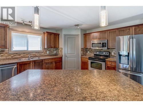 3521 Creekview Crescent, West Kelowna, BC - Indoor Photo Showing Kitchen With Double Sink