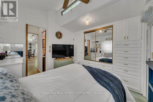 9 - 580 Beaver Creek Road, Waterloo, ON - Indoor Photo Showing Bedroom