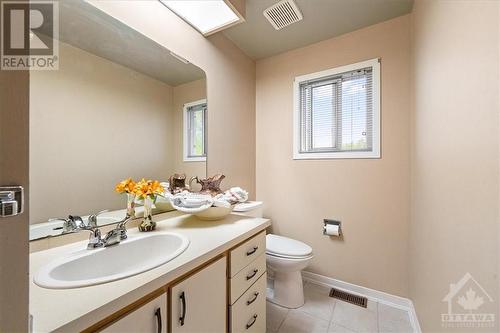 1133 Des Forets Avenue, Ottawa, ON - Indoor Photo Showing Bathroom