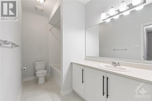 569 Takamose Private, Ottawa, ON - Indoor Photo Showing Bathroom