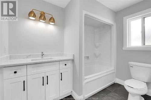 37 Kingsbridge, Amherstburg, ON - Indoor Photo Showing Bathroom