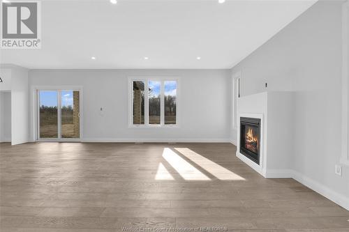 37 Kingsbridge, Amherstburg, ON - Indoor Photo Showing Living Room With Fireplace