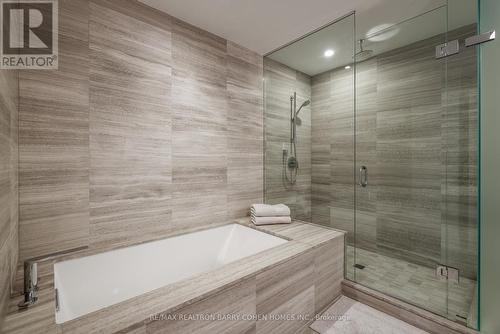 1002 - 1 Forest Hill Road, Toronto, ON - Indoor Photo Showing Bathroom
