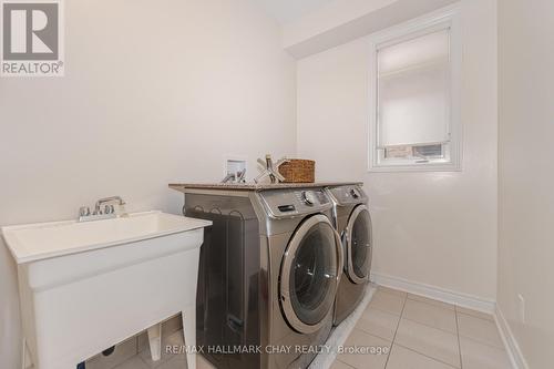 35 Michaelis Street, New Tecumseth, ON - Indoor Photo Showing Laundry Room