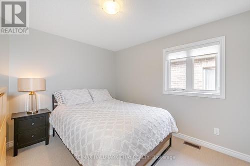 35 Michaelis Street, New Tecumseth, ON - Indoor Photo Showing Bedroom