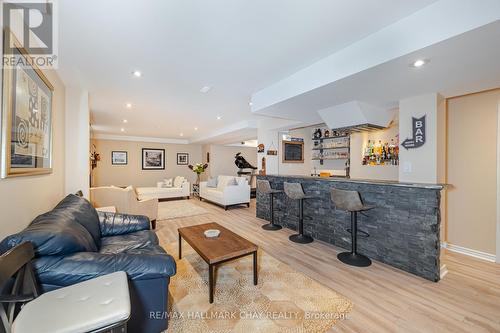 35 Michaelis Street, New Tecumseth, ON - Indoor Photo Showing Living Room