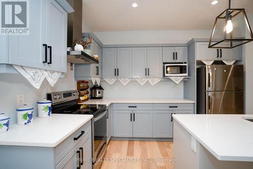 1091 Upperpoint Avenue, London, ON - Indoor Photo Showing Kitchen With Upgraded Kitchen