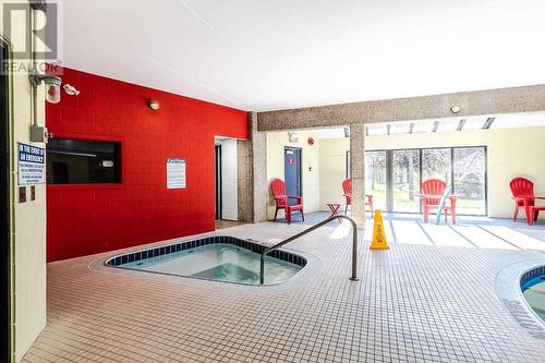 509-313 Macdonald Ave, Sault Ste Marie, ON - Indoor Photo Showing Other Room With In Ground Pool