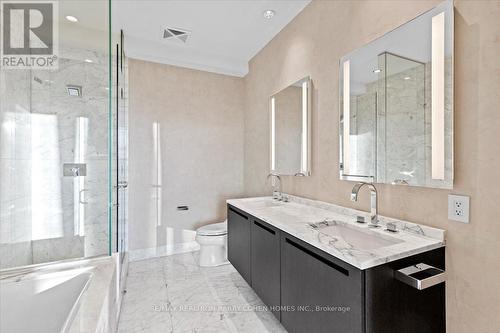 5602 - 180 University Avenue, Toronto, ON - Indoor Photo Showing Bathroom