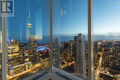 5602 - 180 University Avenue, Toronto, ON - Outdoor With View