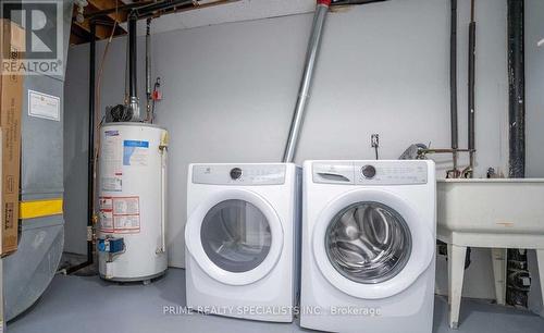 918 Railton Ave, London, ON - Indoor Photo Showing Laundry Room