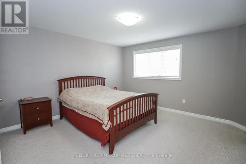 51 Redcedar Crescent, Hamilton, ON - Indoor Photo Showing Bedroom