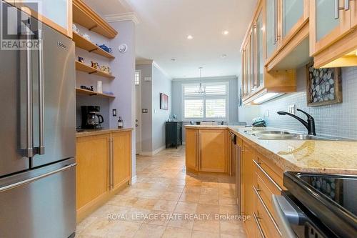 8 Carmichael Trail, Hamilton, ON - Indoor Photo Showing Kitchen With Double Sink