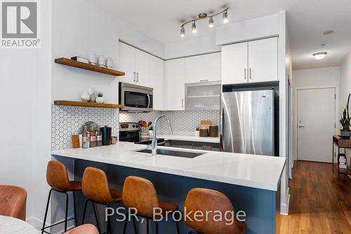 202 - 90 Stadium Road, Toronto, ON - Indoor Photo Showing Kitchen With Stainless Steel Kitchen With Double Sink With Upgraded Kitchen
