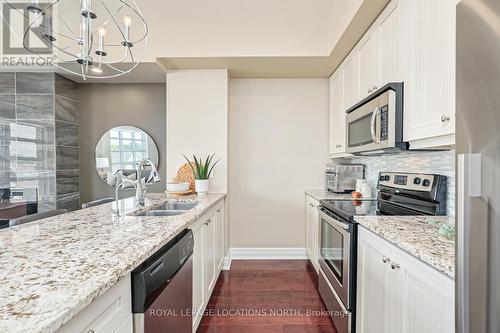 301 - 1 Shipyard Lane, Collingwood, ON - Indoor Photo Showing Kitchen With Double Sink With Upgraded Kitchen