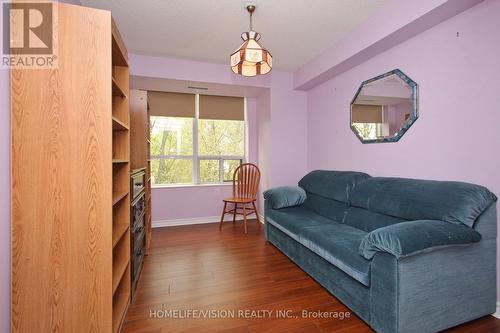2405 - 100 Burloak Drive, Burlington, ON - Indoor Photo Showing Living Room