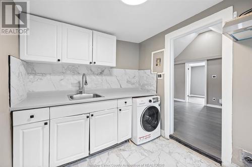 1003 Tuscarora, Windsor, ON - Indoor Photo Showing Laundry Room