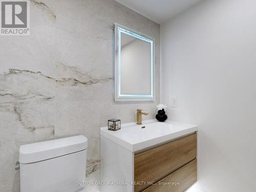 214 - 11 Townsgate Drive, Vaughan, ON - Indoor Photo Showing Bathroom