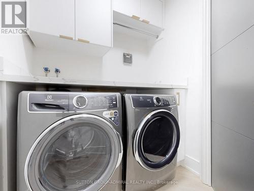 214 - 11 Townsgate Drive, Vaughan, ON - Indoor Photo Showing Laundry Room