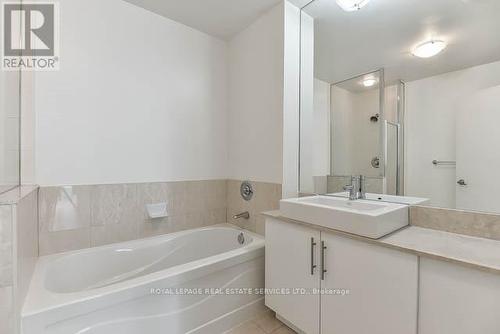 3108 - 65 Bremner Boulevard, Toronto, ON - Indoor Photo Showing Bathroom