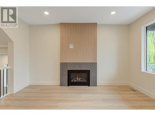 853 Kinnear Court, Kelowna, BC - Indoor With Fireplace