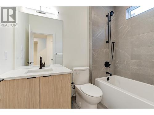 853 Kinnear Court, Kelowna, BC - Indoor Photo Showing Bathroom