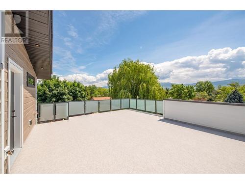 853 Kinnear Court, Kelowna, BC - Outdoor