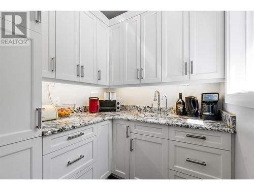 2030 Canoe Beach Drive Ne, Salmon Arm, BC - Indoor Photo Showing Kitchen With Upgraded Kitchen