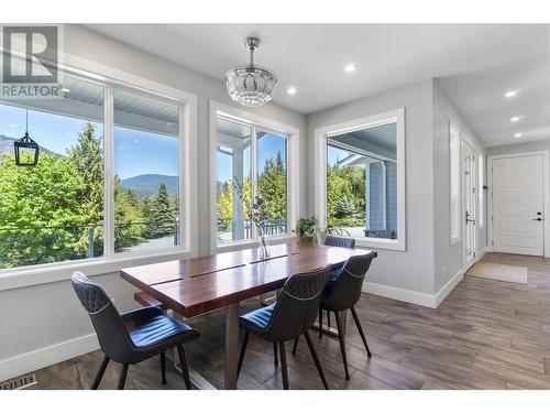 2030 Canoe Beach Drive Ne, Salmon Arm, BC - Indoor Photo Showing Dining Room