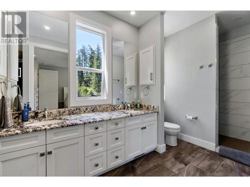 2030 Canoe Beach Drive Ne, Salmon Arm, BC - Indoor Photo Showing Bathroom