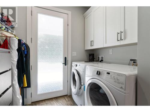 2030 Canoe Beach Drive Ne, Salmon Arm, BC - Indoor Photo Showing Laundry Room