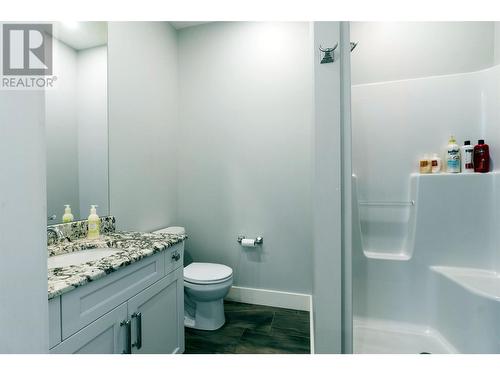 2030 Canoe Beach Drive Ne, Salmon Arm, BC - Indoor Photo Showing Bathroom