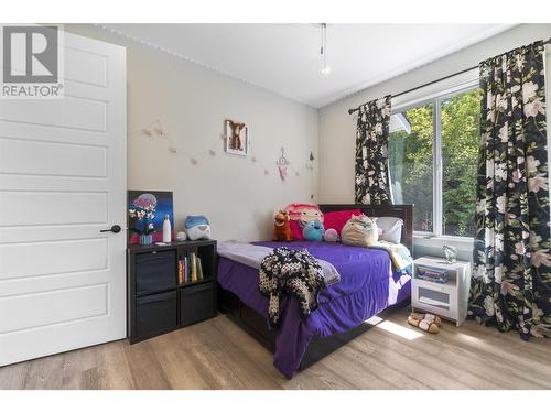 2030 Canoe Beach Drive Ne, Salmon Arm, BC - Indoor Photo Showing Bedroom