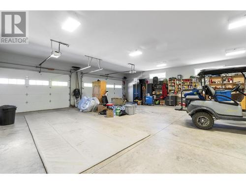 2030 Canoe Beach Drive Ne, Salmon Arm, BC - Indoor Photo Showing Garage