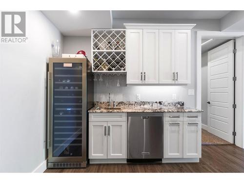 2030 Canoe Beach Drive Ne, Salmon Arm, BC - Indoor Photo Showing Kitchen With Upgraded Kitchen