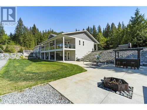 2030 Canoe Beach Drive Ne, Salmon Arm, BC - Outdoor