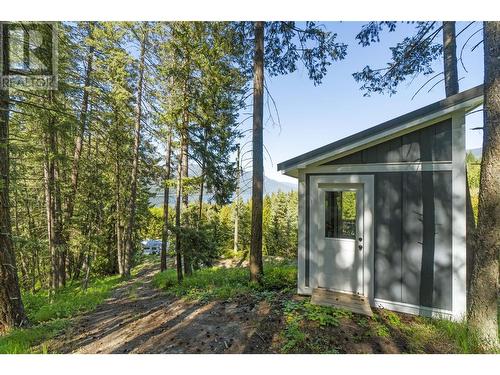 2030 Canoe Beach Drive Ne, Salmon Arm, BC - Outdoor