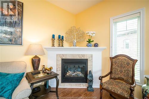 53 Veranda Court, Chatham, ON - Indoor Photo Showing Living Room With Fireplace