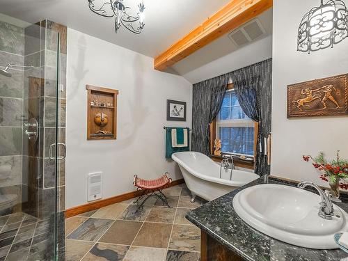2035 Widgeon Rd, Qualicum Beach, BC - Indoor Photo Showing Bathroom